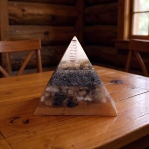 Pirámide XL Talla L · Cuarzo River · Espiral Cobre Helicoidal · Protección EMF · Fórmula Karl Hans Welz