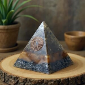Pirámide Talla S · Aluminio Negro Grafito · Espiral Cobre Electrolítico · Protección EMF · Fórmula Karl Hans Welz