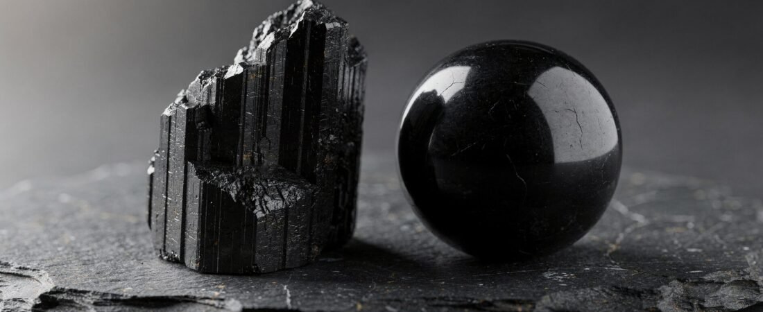 Turmalina Negra vs Shungite: diferencias, propiedades y usos
